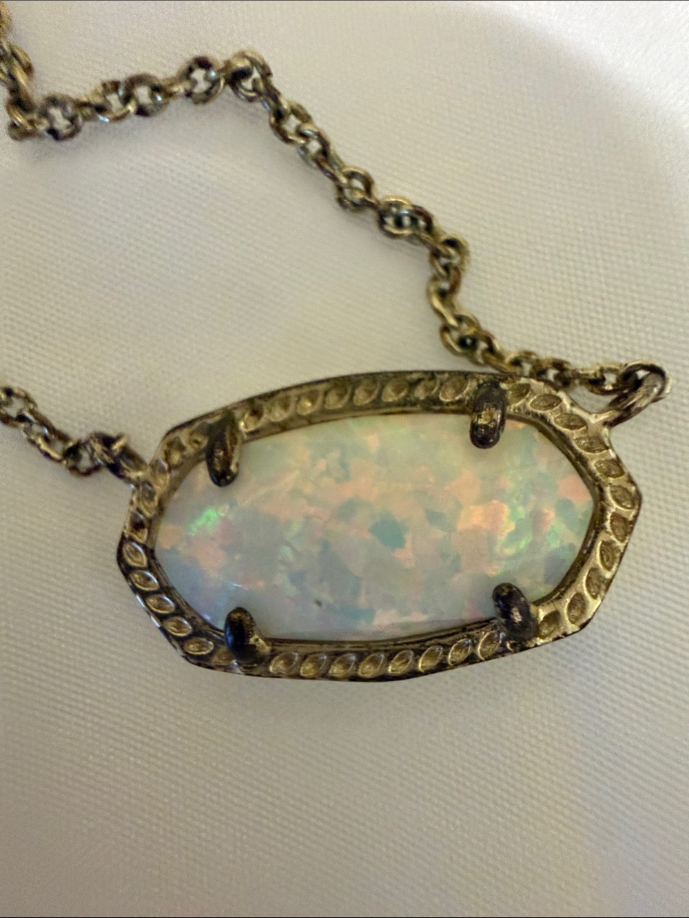 Kendra Scott Cream Opal-Effect Oval Pendant Necklace with Gold Frame